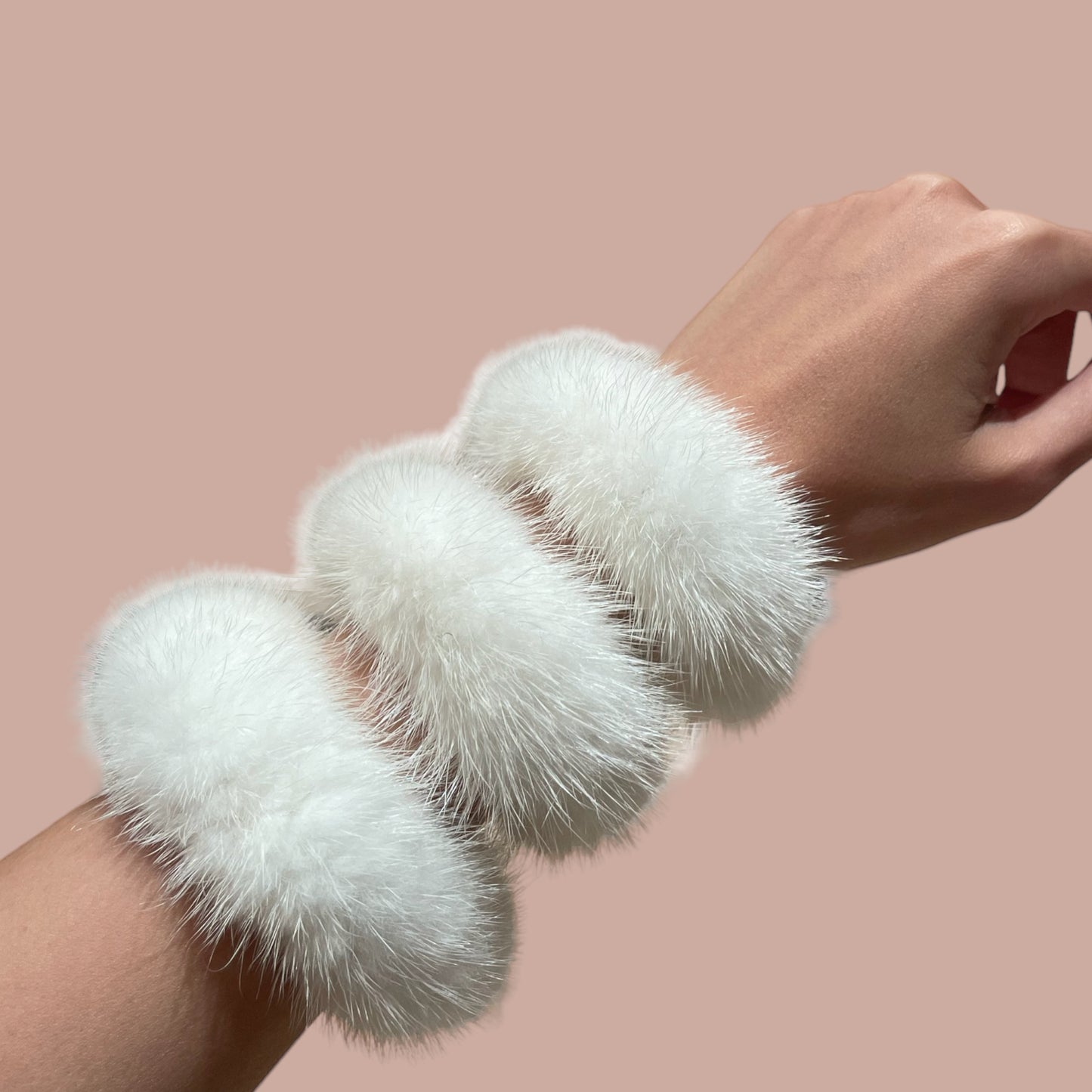 Mink scrunchie WHITE
