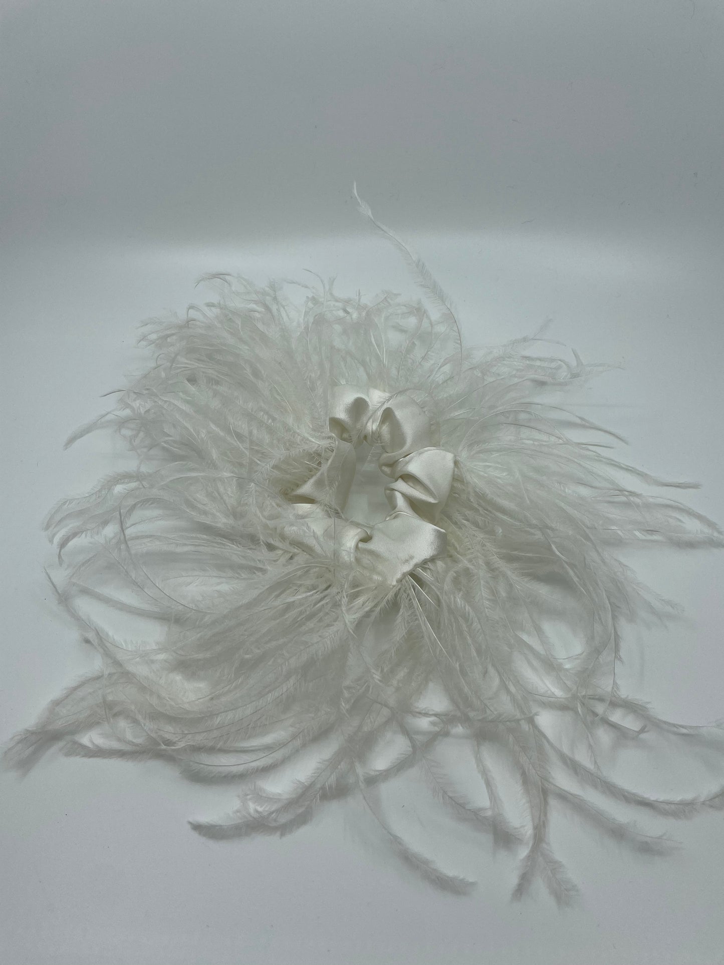 Feather Scrunchie PEARL